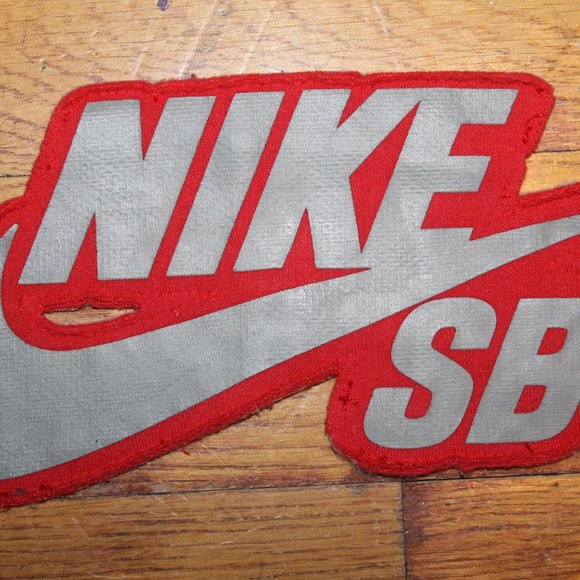 Nike SB Camoflauge Puffer Jacket + Patch - Picture 8 of 9